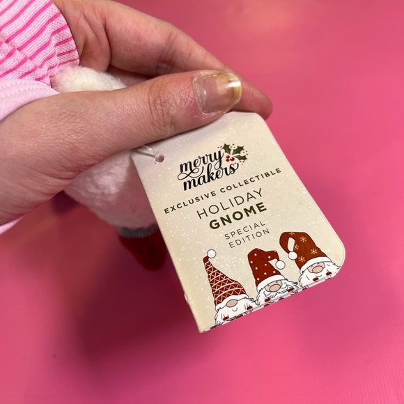 NWT Cozy Little Christmas Gnome 🎅🏻🎄 - Picture 6 of 6